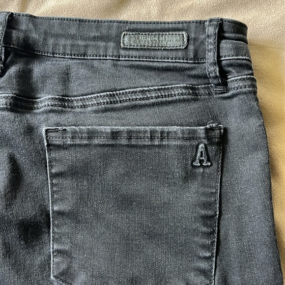 Articles of Society Distressed Skinny Jean - size 32 - Picture 4 of 9
